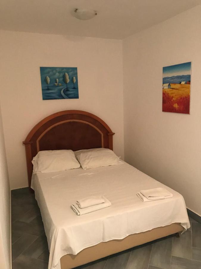 Rooms Laura Medulin Bagian luar foto