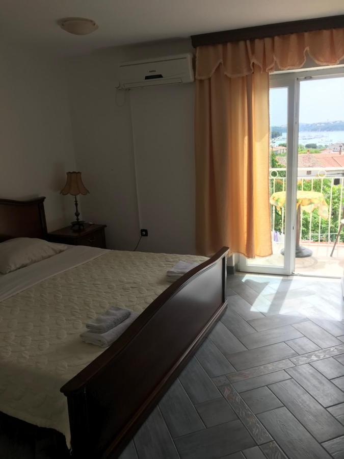 Rooms Laura Medulin Bagian luar foto